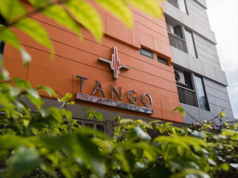 Tango Vibrant Living Hotel - Sha Extra Plus Бангкок Екстер'єр фото