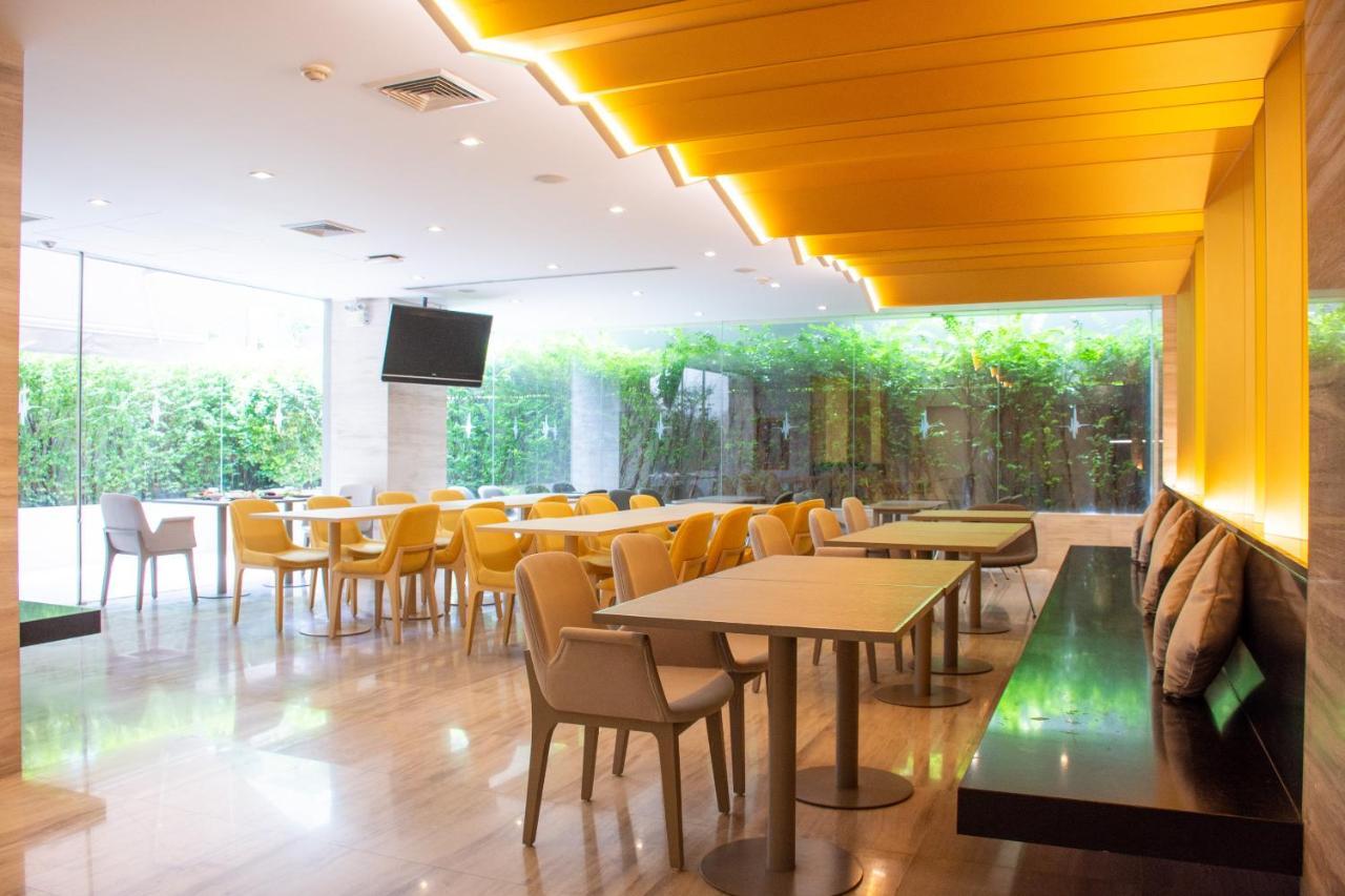 Tango Vibrant Living Hotel - Sha Extra Plus Бангкок Екстер'єр фото