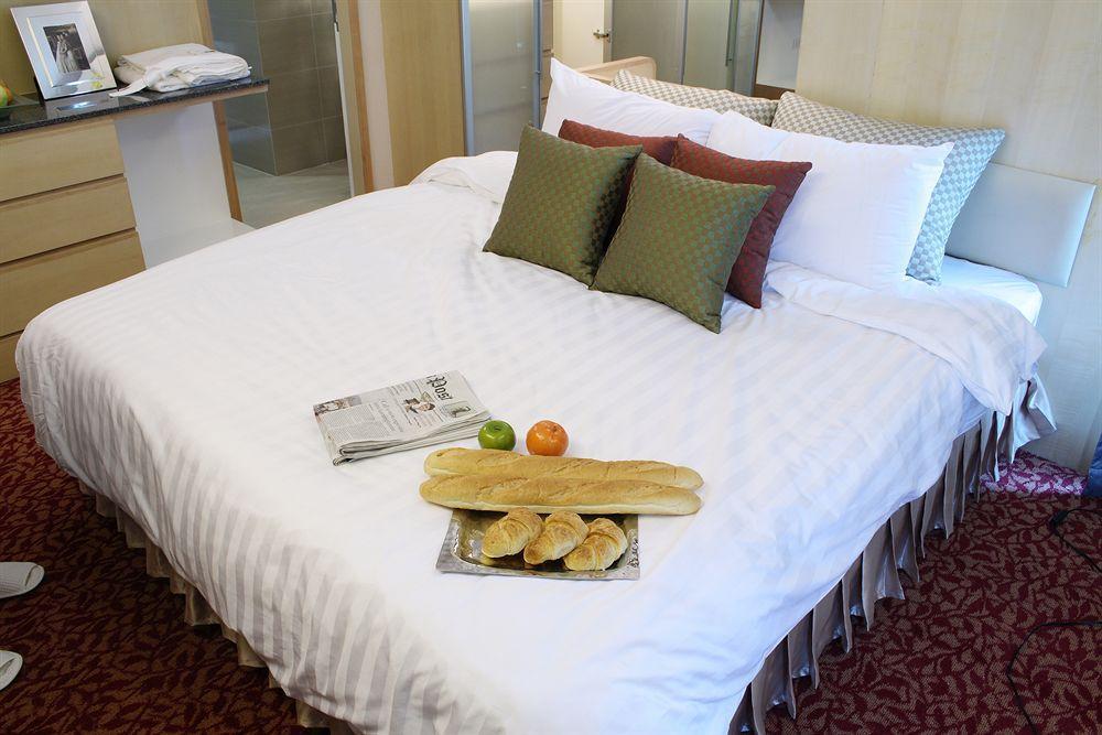 Tango Vibrant Living Hotel - Sha Extra Plus Бангкок Екстер'єр фото