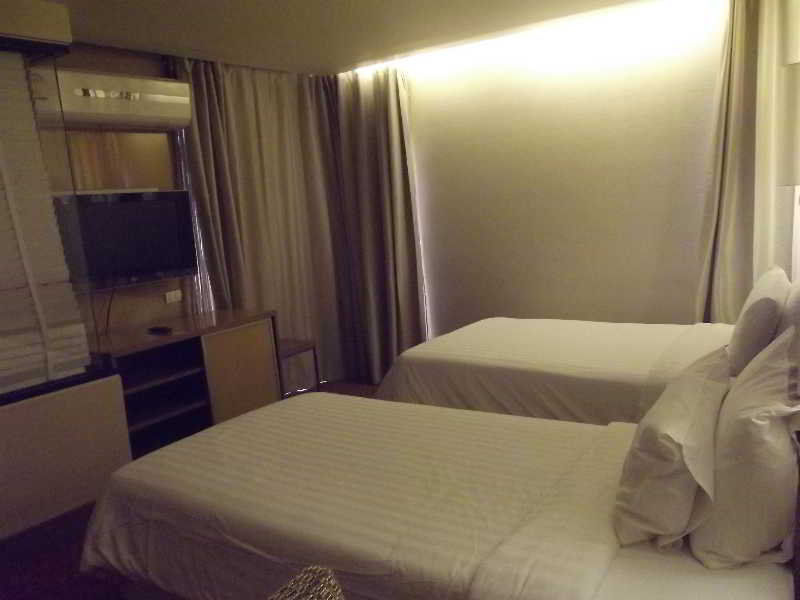 Tango Vibrant Living Hotel - Sha Extra Plus Бангкок Екстер'єр фото